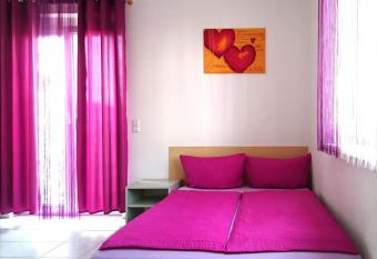 FeWo Gan has Balcony rooms