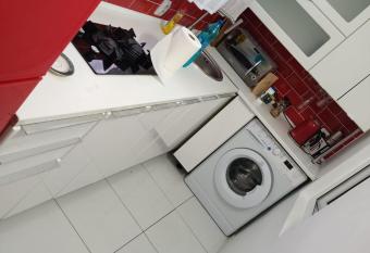 Amy Apartament Eroilor allows 18 year olds to book a room