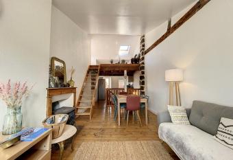 Maison atypique - centre historique - Puy en Velay allows 18 year olds to book a room