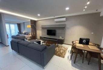 The Landmark Seaview W@The Only Bnb has Balcony rooms