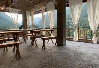 Highland spirit has Smoking/Balcony rooms