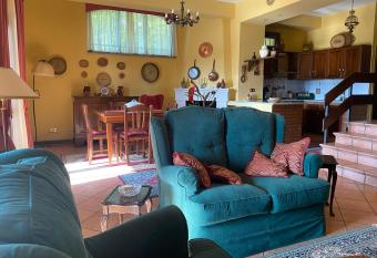 A casa di Tina has Balcony rooms