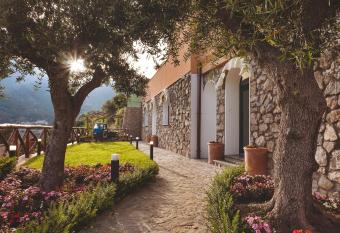 Casa vacanze Luigi e Rachele has Balcony rooms