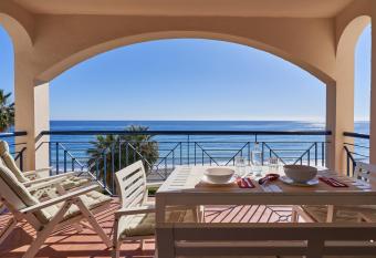 Jardines del Mar Pe  oncillo has Balcony rooms