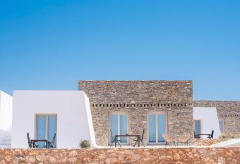 CAMPO SUITES has Balcony rooms