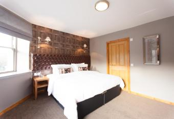 The Salmon Inn allows 18 year olds to book a room