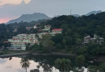 Mountain view bungalow has Balcony rooms