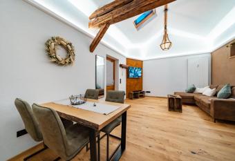 Alte Schmiede auf dem Land - Tinyhouse has Balcony rooms