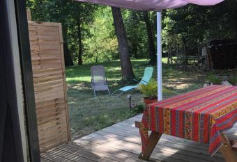 studio mezzanine nature/calme/terrasse/parking allows 18 year olds to book a room