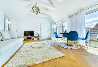 Smile Apartments Burggasse has Balcony rooms