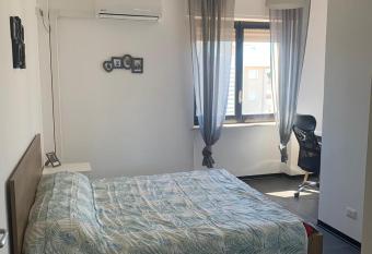 Stanza in Moderno appartamento a Catanzaro Lido has Balcony rooms