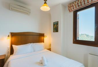 Archontiko Anemos allows 18 year olds to book a room