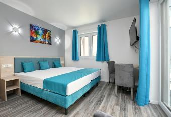 City-Hotel Zuffenhausen allows 18 year olds to book a room