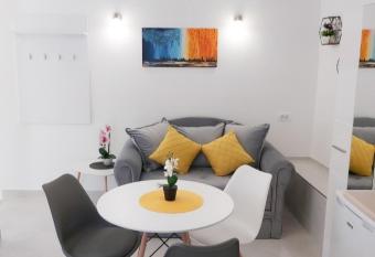 Apartment Marina has Balcony rooms