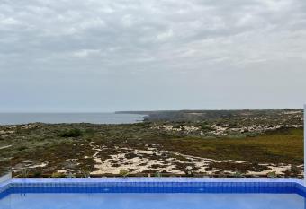 Alojamento White Rose Boutique allows 18 year olds to book a room