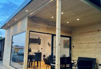                Eco Garden DeLuxe allows 18 year olds to book a room