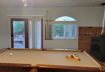 Oasis 2 Pool Table Custom Kitchen with large deck allows 18 year olds to book a room