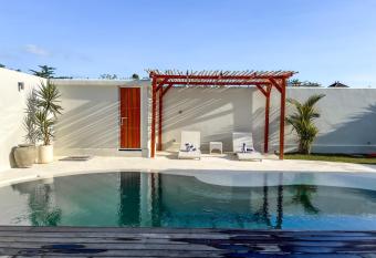 Moana Villa & Suites Bingin allows 18 year olds to book a room