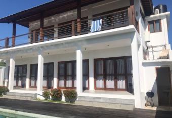 Viva la Villa Uluwatu Bali has Balcony rooms