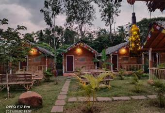 Island Vibes has Balcony rooms