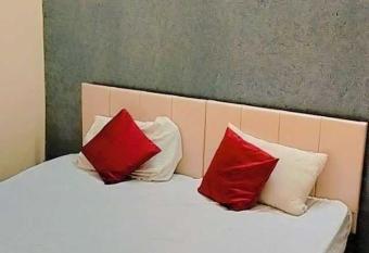 OYO Crown Hotel And Banquets allows 18 year olds to book a room