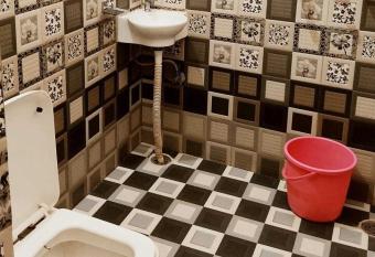 OYO 92235 Artez Inn allows 18 year olds to book a room