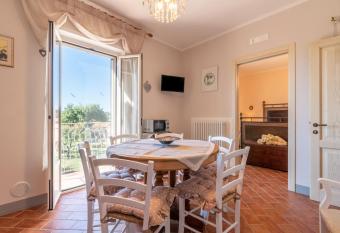 Casa del Nonno Bingheri has Balcony rooms