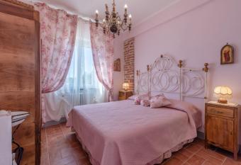 Vencaglia Casa del Nonno Bingheri has Balcony rooms