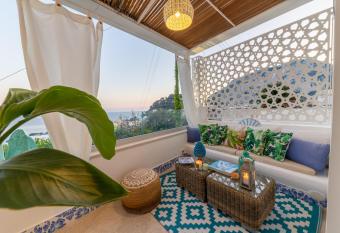 Suite Belvedere Capri Exclusive Rooms has Balcony rooms