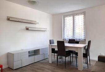 Ospitaci Appartamento Monte Sella allows 18 year olds to book a room