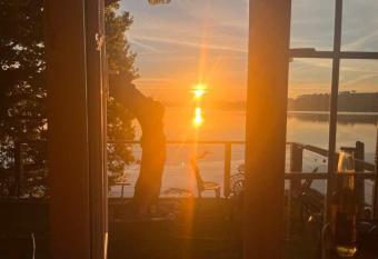 Logis Boathouse allows 18 year olds to book a room