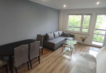 Apartament S  oneczny allows 18 year olds to book a room