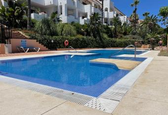 Vistas al mar en urbanizaci  n con 5 piscinas has Balcony rooms