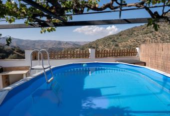 Casa Rural Cuesta Capit  n has Balcony rooms