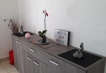 Une Bulle de Bonheur allows 18 year olds to book a room