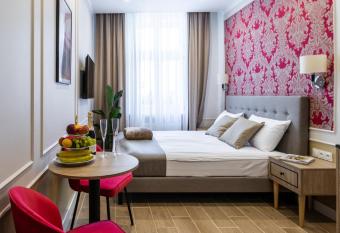 AR Apartamenty allows 18 year olds to book a room