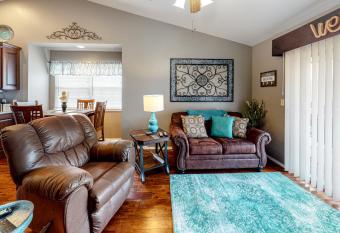 Woodpecker Watchtower has Balcony rooms