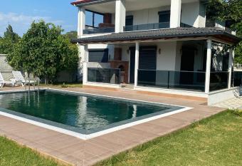 Villa     nar has Balcony rooms