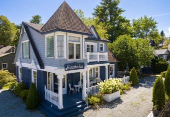 The Victorian Inn Blowing Rock has Balcony rooms