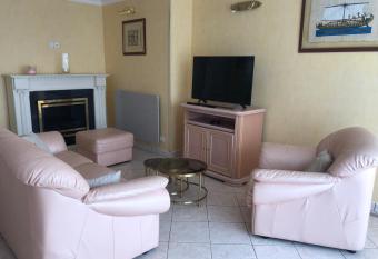 Loue LE TREPROT appart. 60m   rez chauss  e face mer allows 18 year olds to book a room