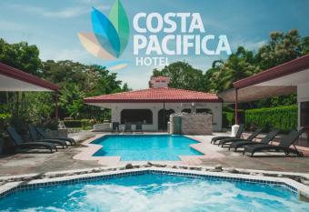 Hotel Costa Pacifica allows 18 year olds to book a room