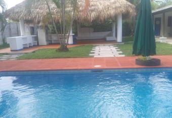 Hermosa casa con piscina y rancho en el puerto has rooms with a private hot tub