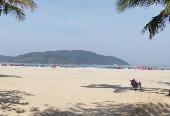 Apartamento na Praia do Gonzaga has Balcony rooms