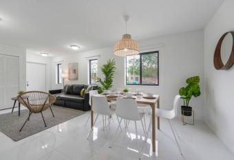 Wonderful Brand New Duplex 3 BR 2,5 Bathrooms With Parking allows 18 year olds to book a room