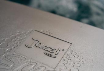 Luxury Cecilia via Antonio del Re 9 Tivoli allows 18 year olds to book a room