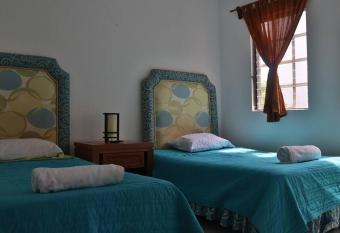 Xareni Department, peaceful and central allows 18 year olds to book a room