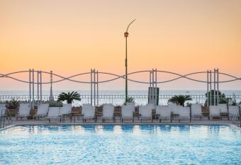 Leonardo Hotel Ashkelon allows 18 year olds to book a room