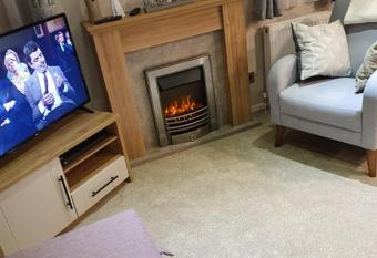 8 Berth Luxury Caravan-Southview Holiday Park Skegness allows 18 year olds to book a room