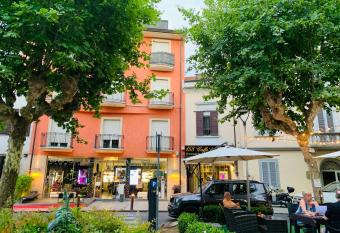 I Platani 1 allows 18 year olds to book a room