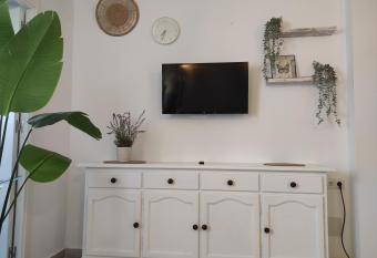 Estudio-Loft Avenida Manzanilla allows 18 year olds to book a room